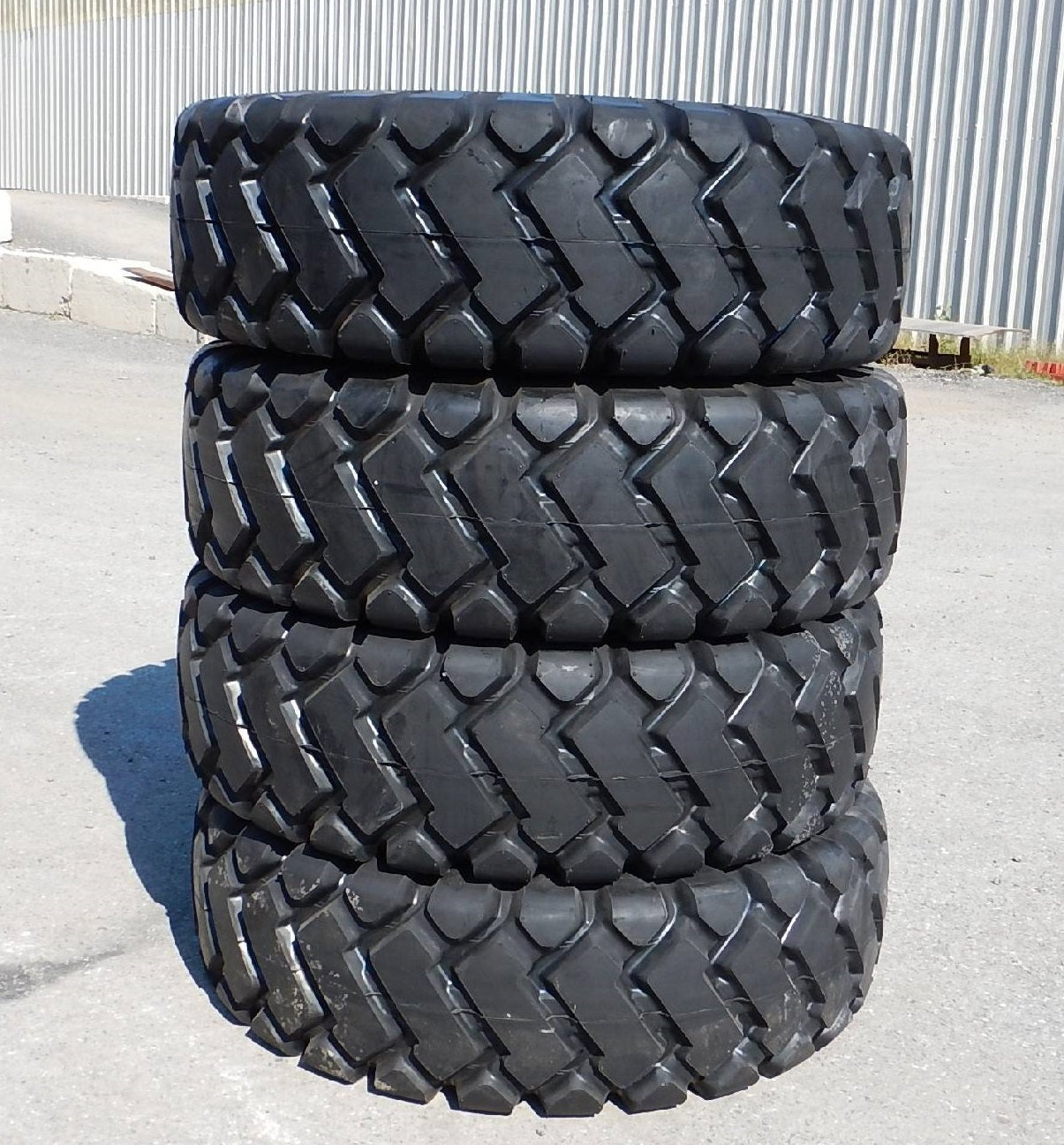 NEW OFF ROAD LOADER TIRES BIAS 17.5 / 20.5 / 23.5 / 26.5 / 29.5